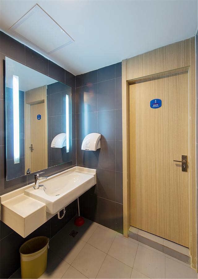 Hanting Hotel Shanghai Pudong Airport Zhuqiao Exterior foto